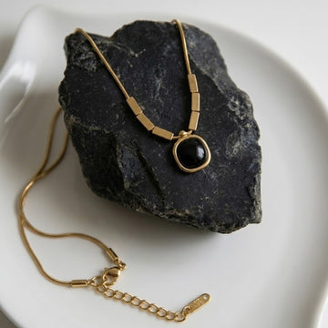 Black Onyx Style Pendant Necklace