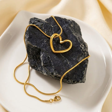 Open Heart Outline Necklace