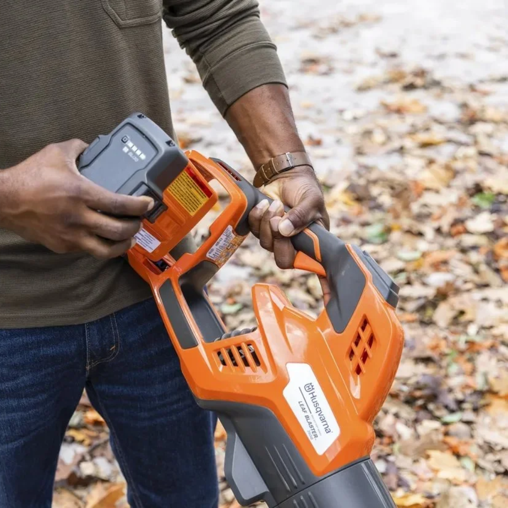 Husqvarna 350iB Leaf Blaster Battery Leafs Blower