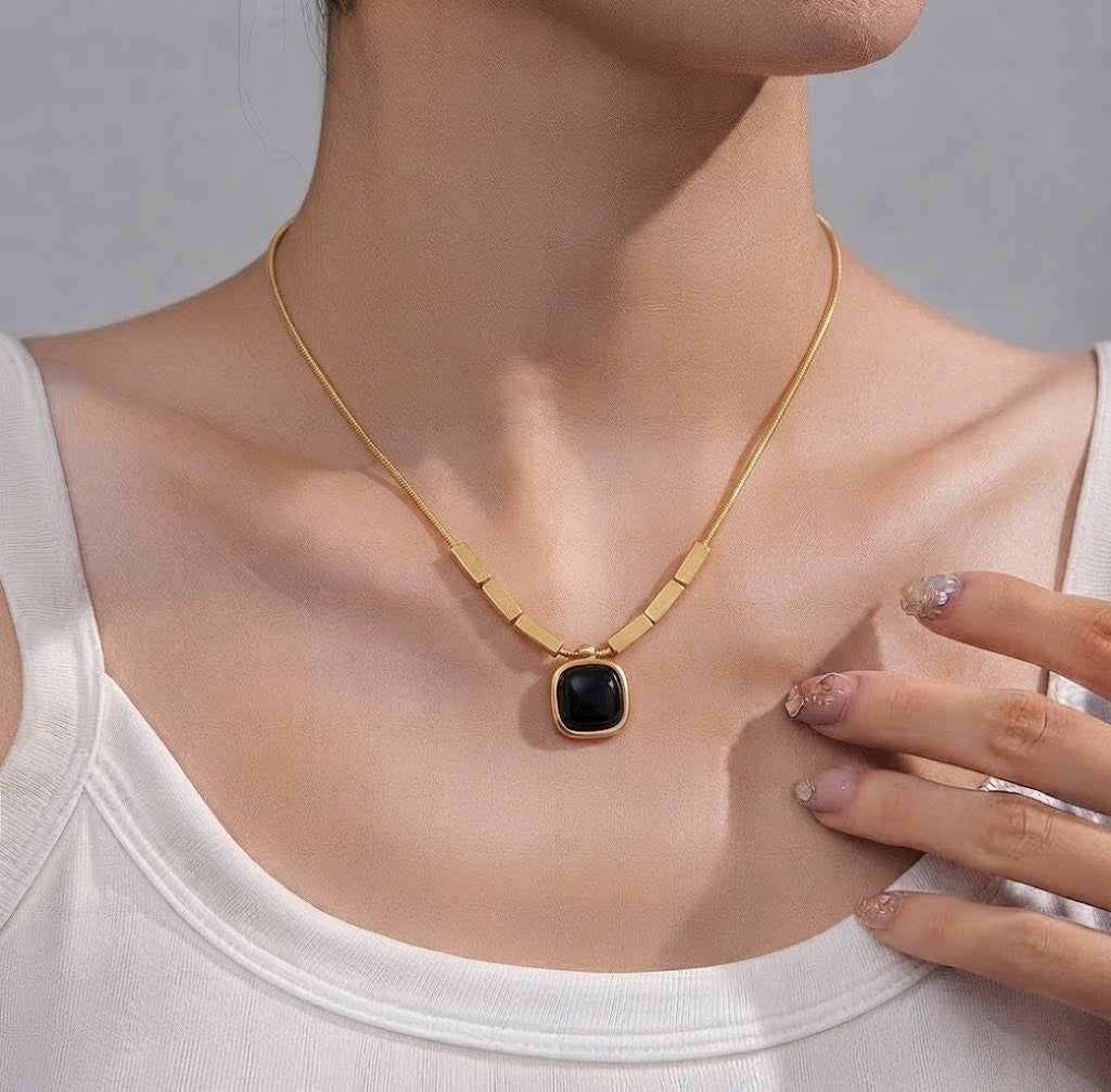 Black Onyx Style Pendant Necklace