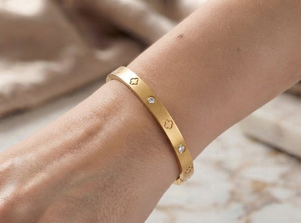 Clover Accent Bangle
